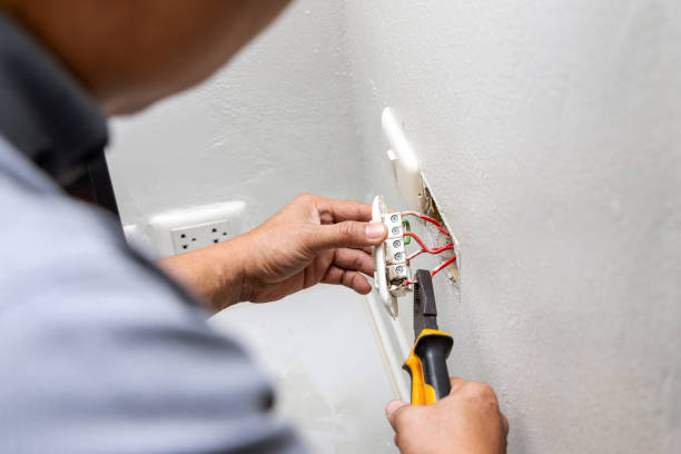 Best Emergency Electrical Repair  in Estacada, OR